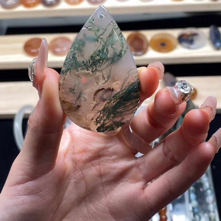 玛瑙/玉髓未镶嵌吊坠(赠链)