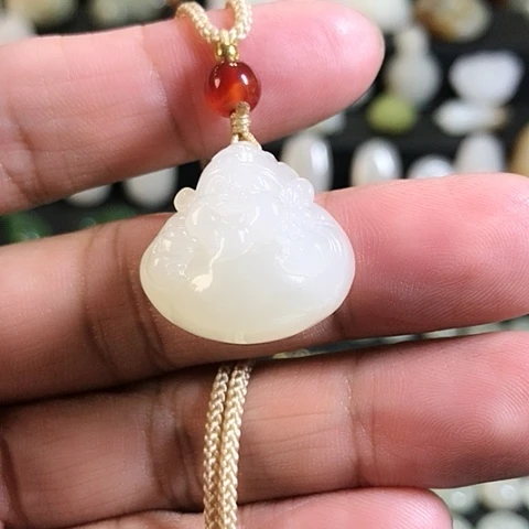 和田玉未镶嵌颈饰