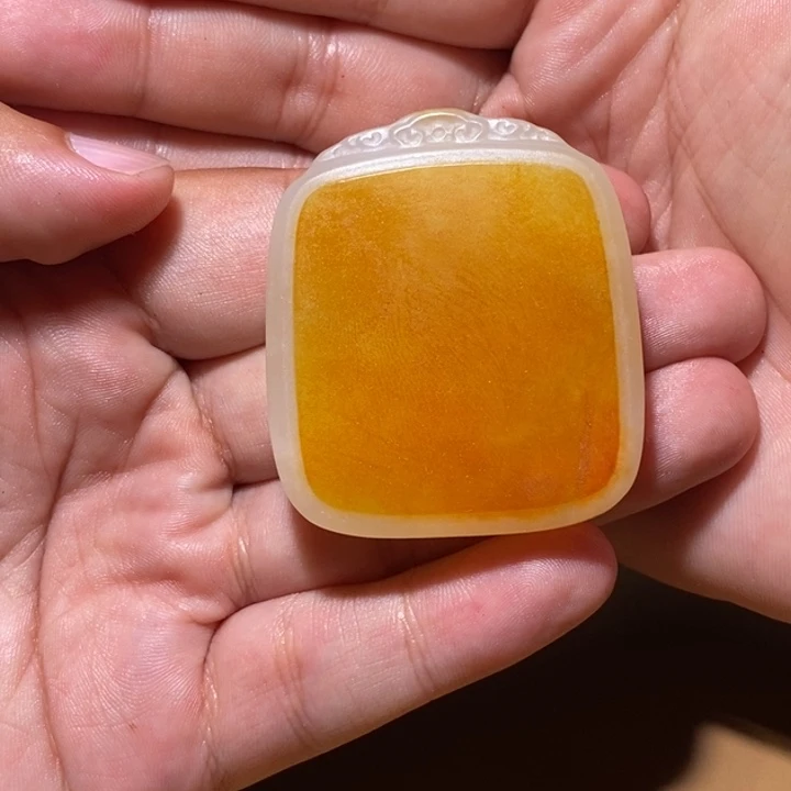 秋***瑟颈饰未镶嵌和田玉