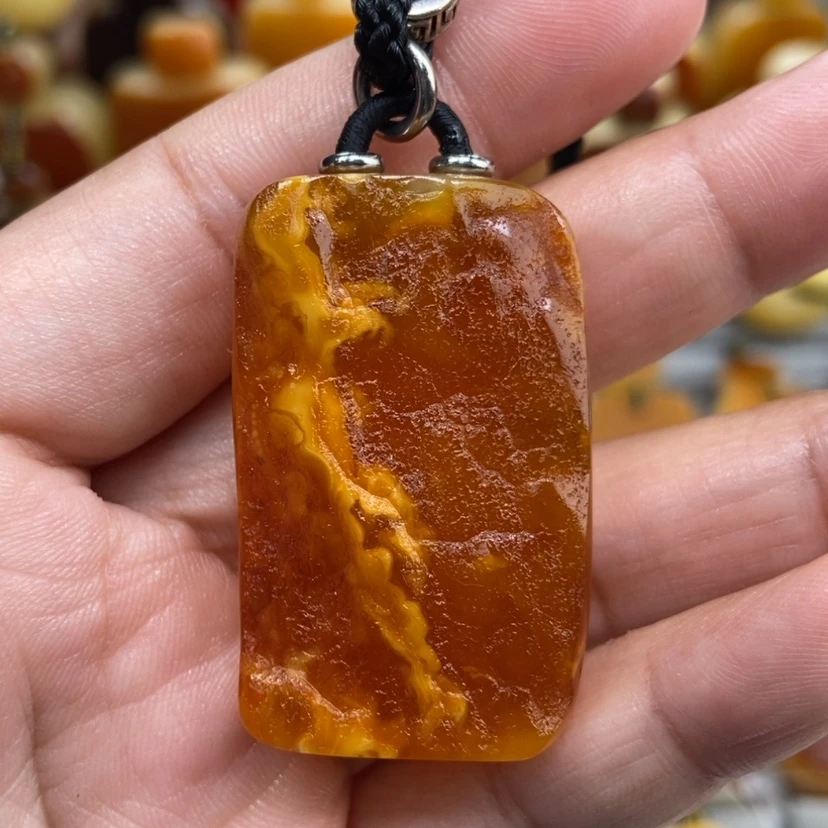 【闪购商品】琥珀颈饰未镶嵌