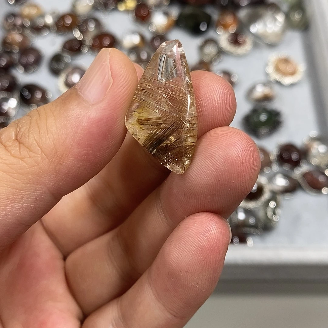 未镶嵌颈饰水晶水晶吊坠