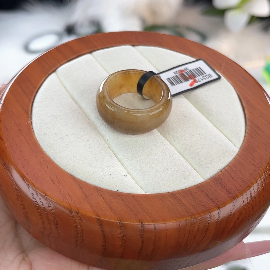 和田玉未镶嵌戒指l96。浓糖圆条。17.4。不退换