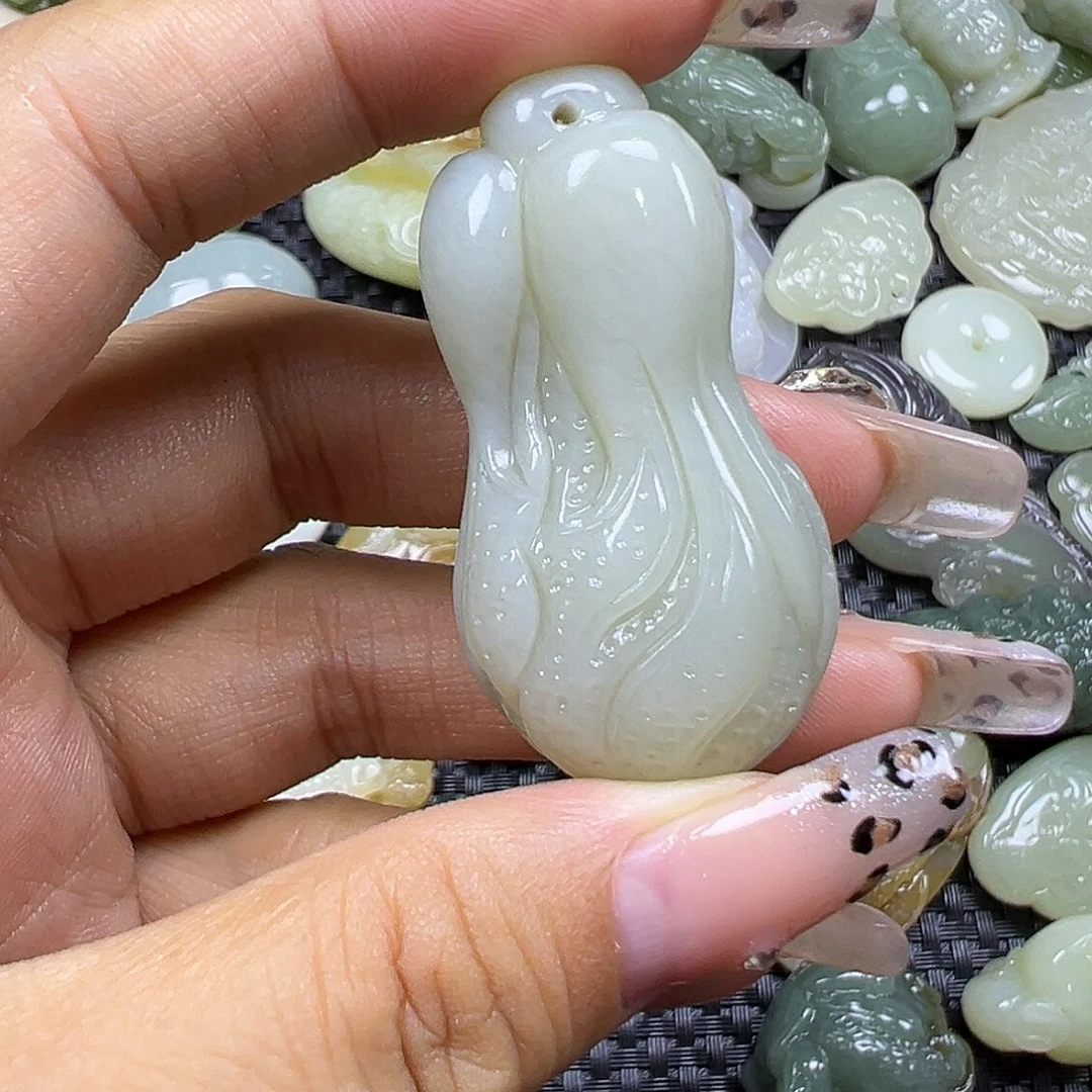 清***.颈饰未镶嵌和田玉