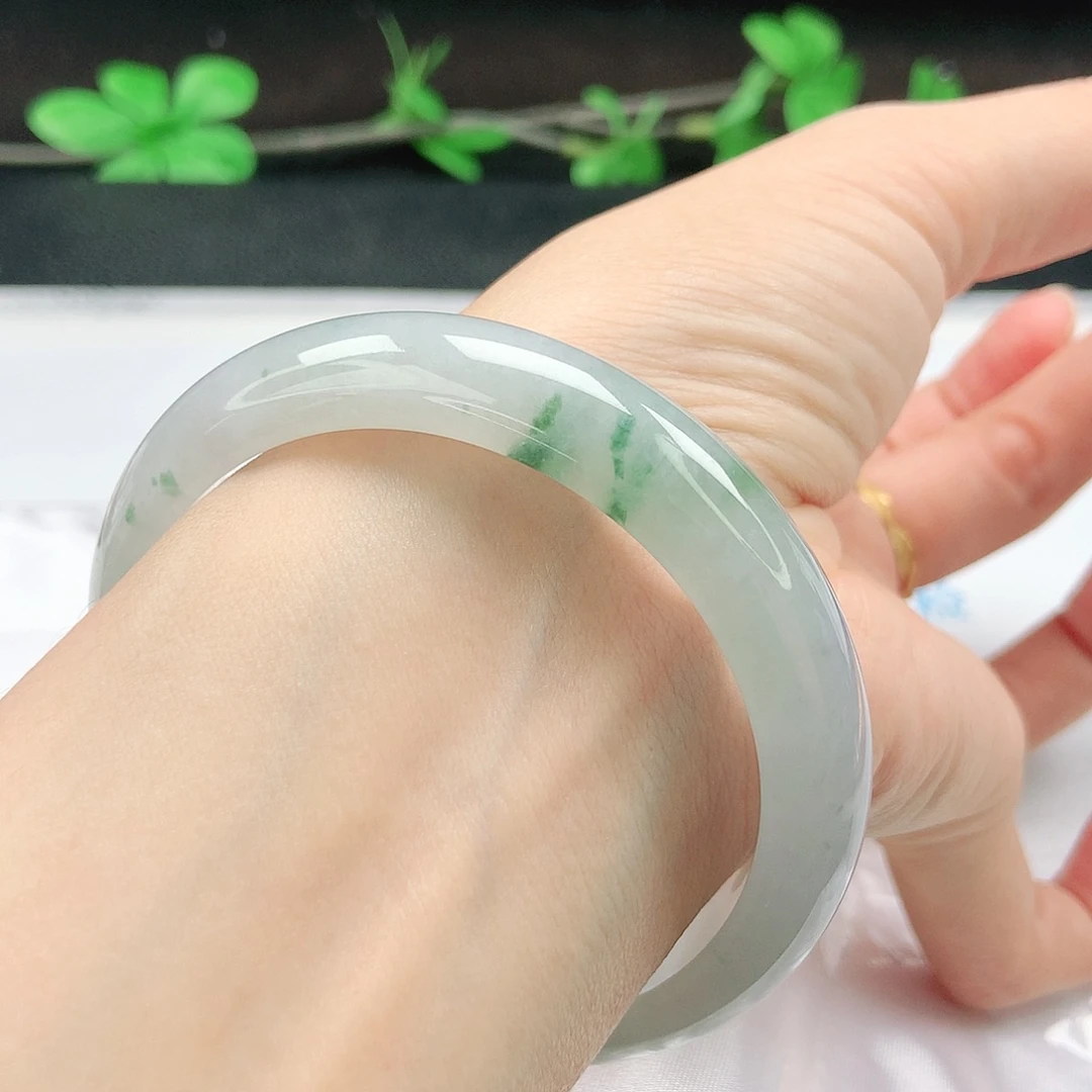 翡翠未镶嵌手镯57圈