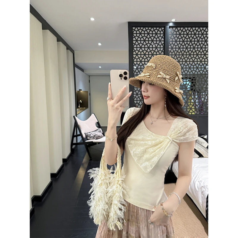 张涩涩 25夏“蝶语吟唱”甜美仙气少女 蕾丝拼接不对称修身T恤