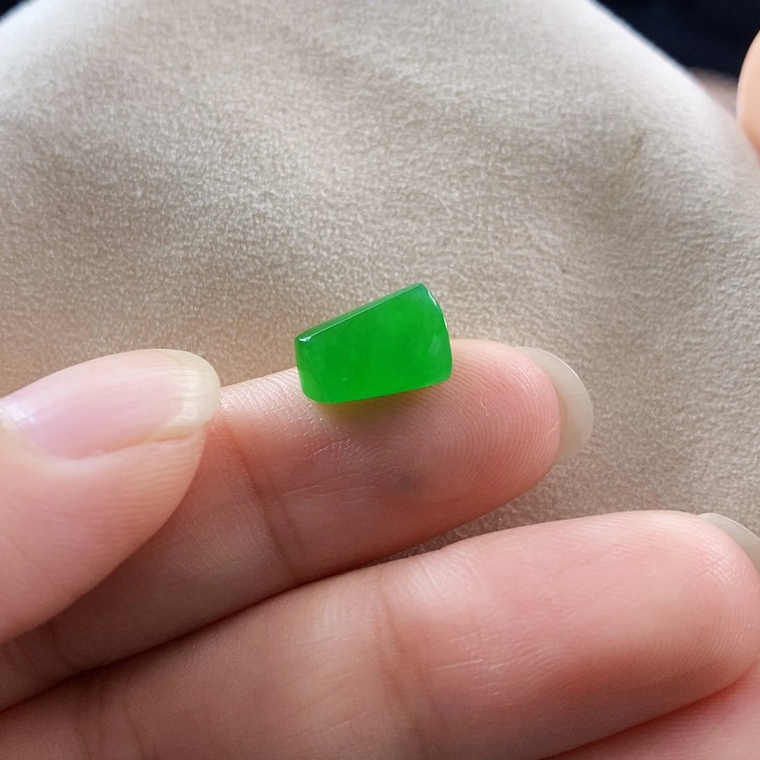 散珠翡翠阳绿随形