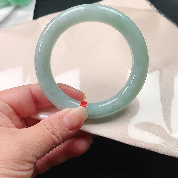 翡翠手镯未镶嵌翡翠094