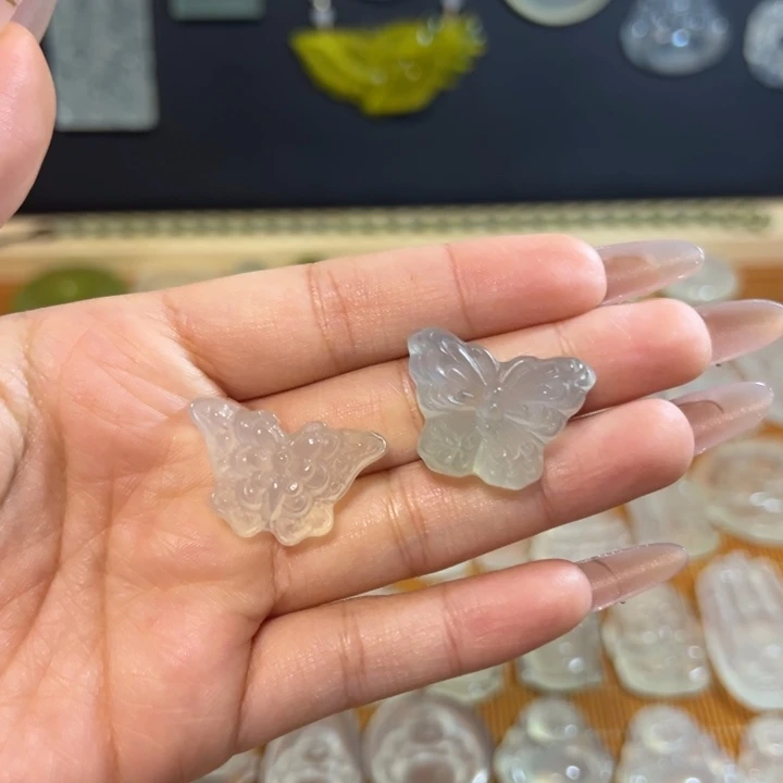 岫玉未镶嵌岫玉挂件蝴蝶