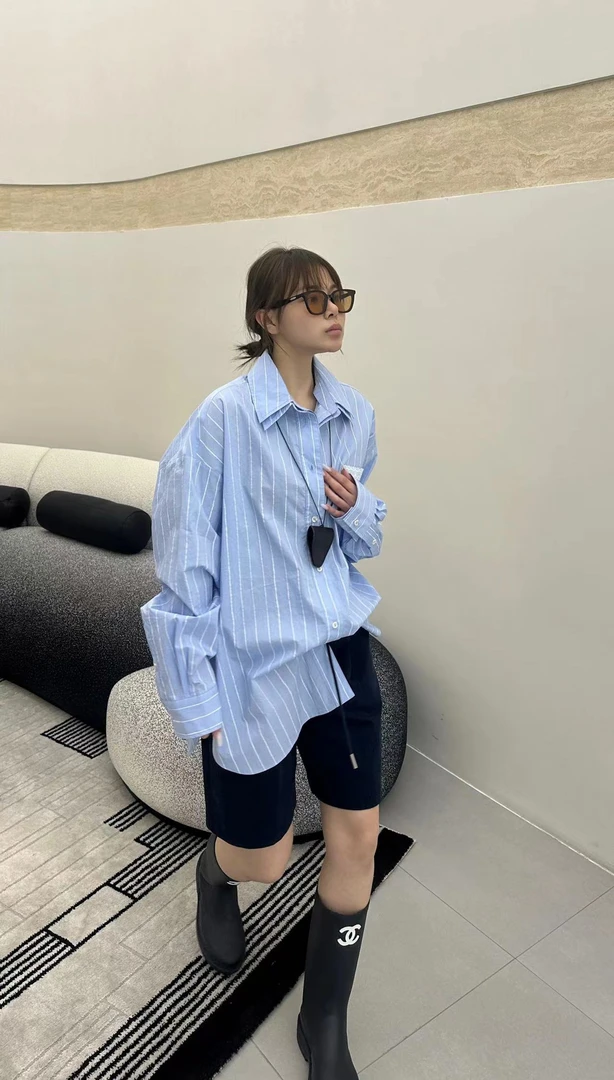【IT.MAX】设计感宽松休闲时尚蓝色条纹小众拼接衬衣W25152