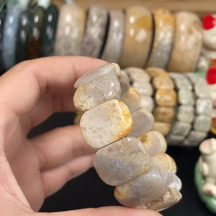 硅化珊瑚（珊瑚玉）未镶嵌吊坠(不含链)