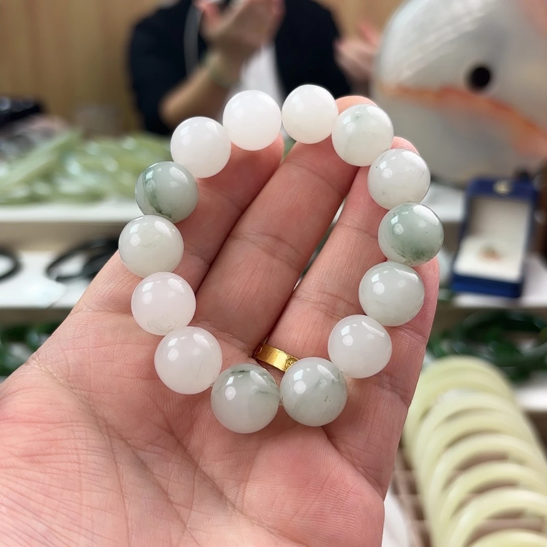 透闪石质玉吊坠(赠链)未镶嵌