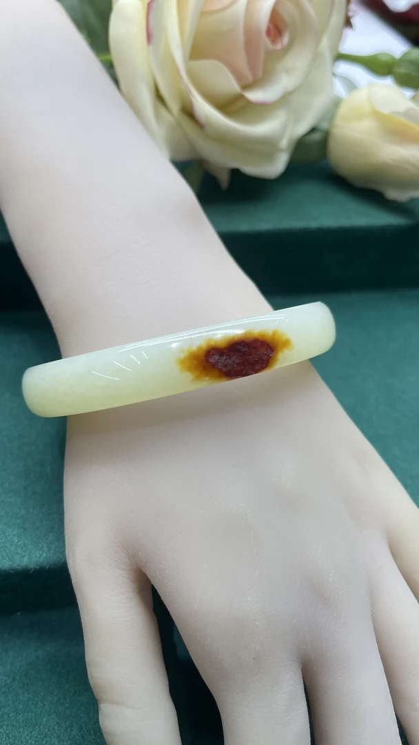 和田玉精品手镯时尚经典