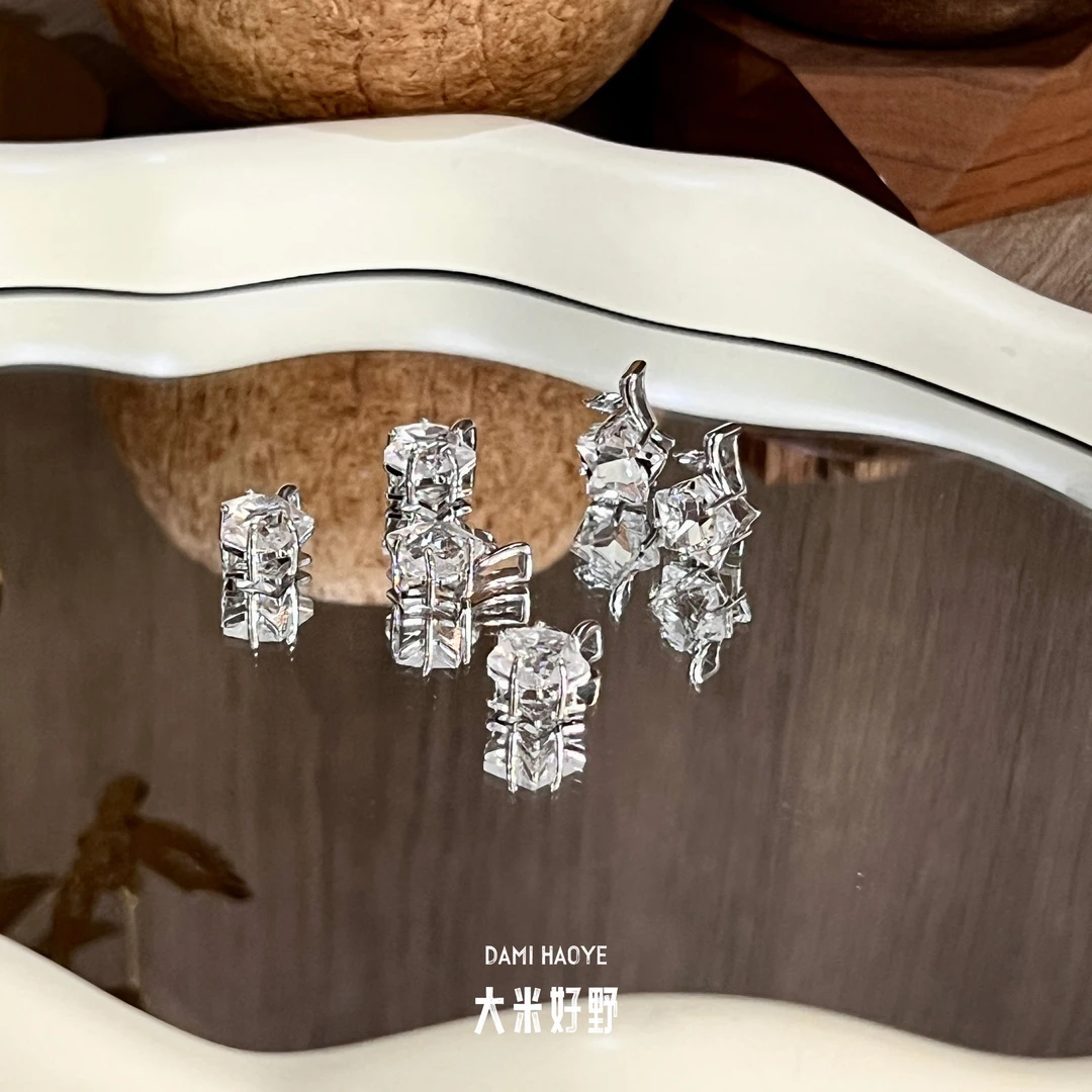 【灯泡系列-星光】DM2704白水晶吊坠多样性发一