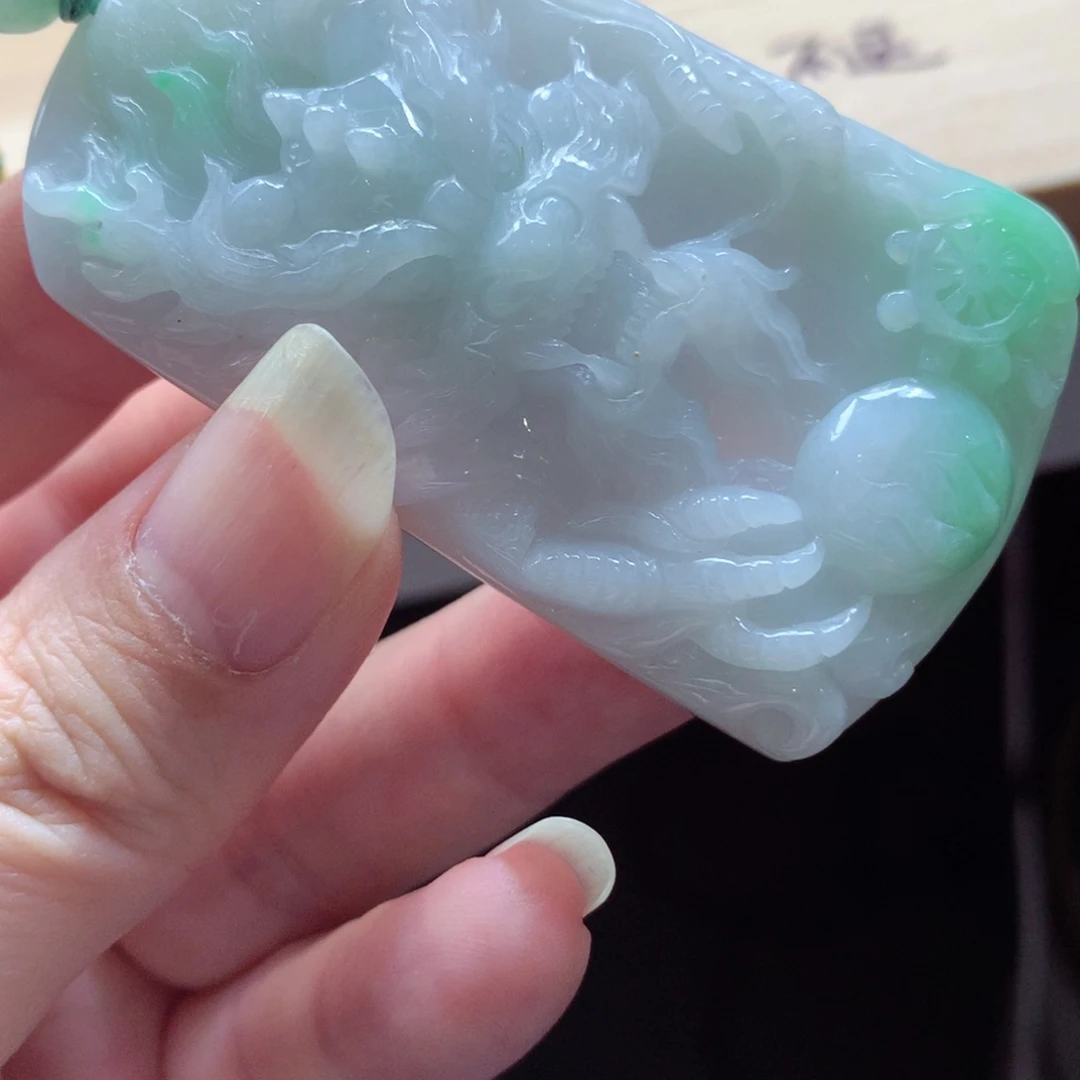 翡翠颈饰未镶嵌吊坠