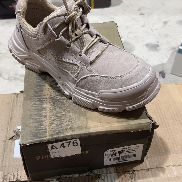 476号。44码防砸防刺劳保鞋。