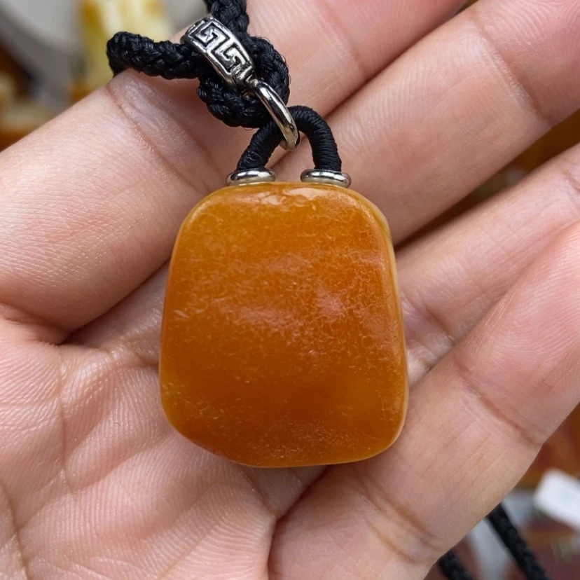 【闪购商品】琥珀颈饰未镶嵌