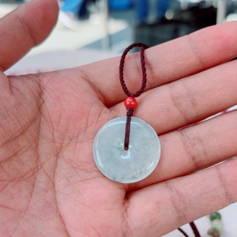 翡翠未镶嵌颈饰多样性