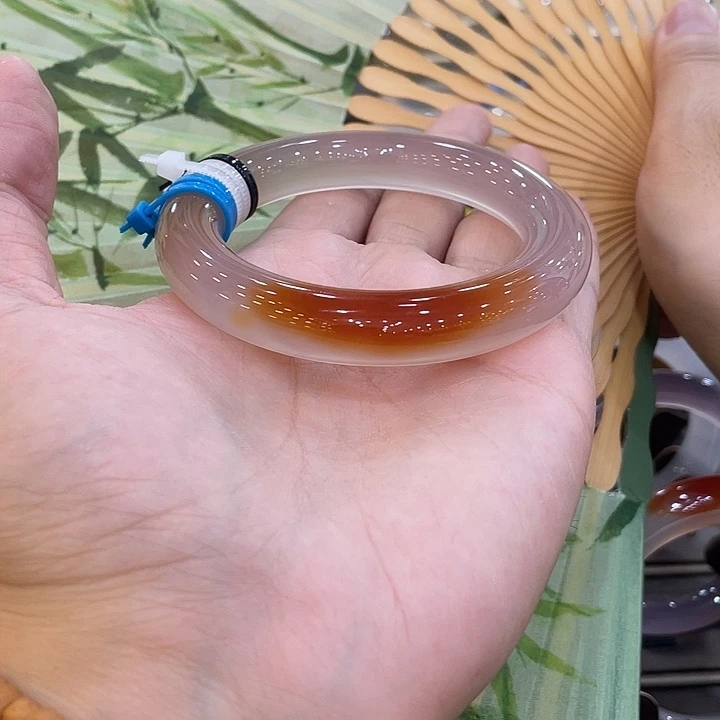 月***亮玛瑙/玉髓手镯未镶嵌