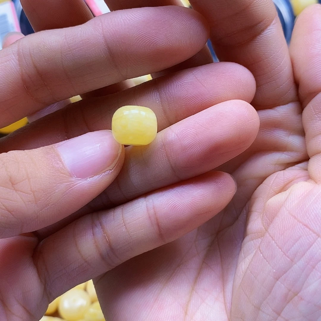 未镶嵌琥珀珠宝奇石