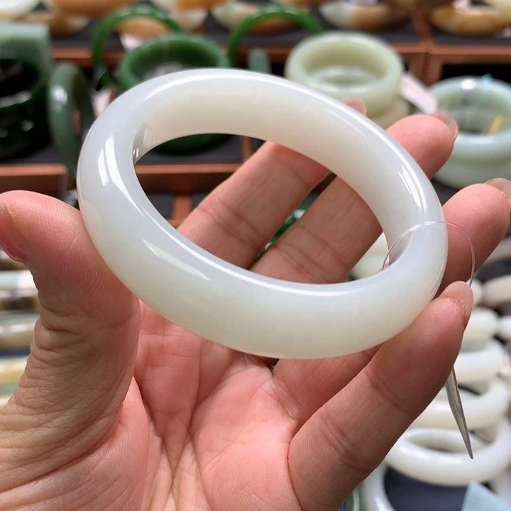 【闪购商品】未镶嵌手镯和田玉40