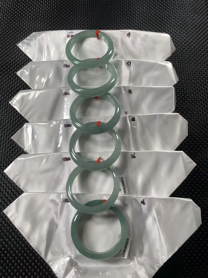 天然缅甸翡翠A货手镯多样性发货，发一件