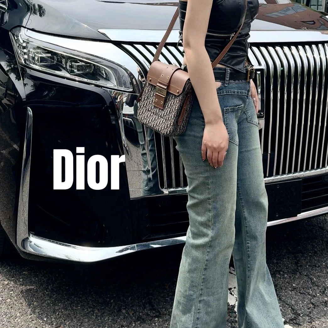 修复品618678/ DIOR/迪奥punk系列盒子包配皮换新