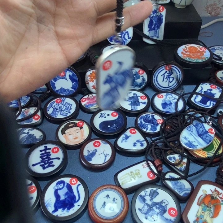 茶盏大****8瓷片挂件包银