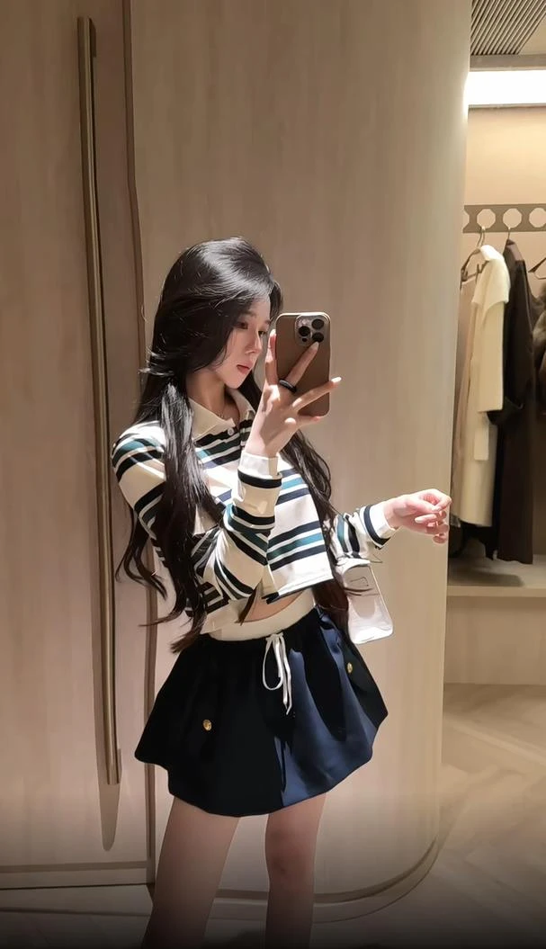 【满格活力】秋季新款美式学院风撞色条纹上衣配高腰半身裙两件套女