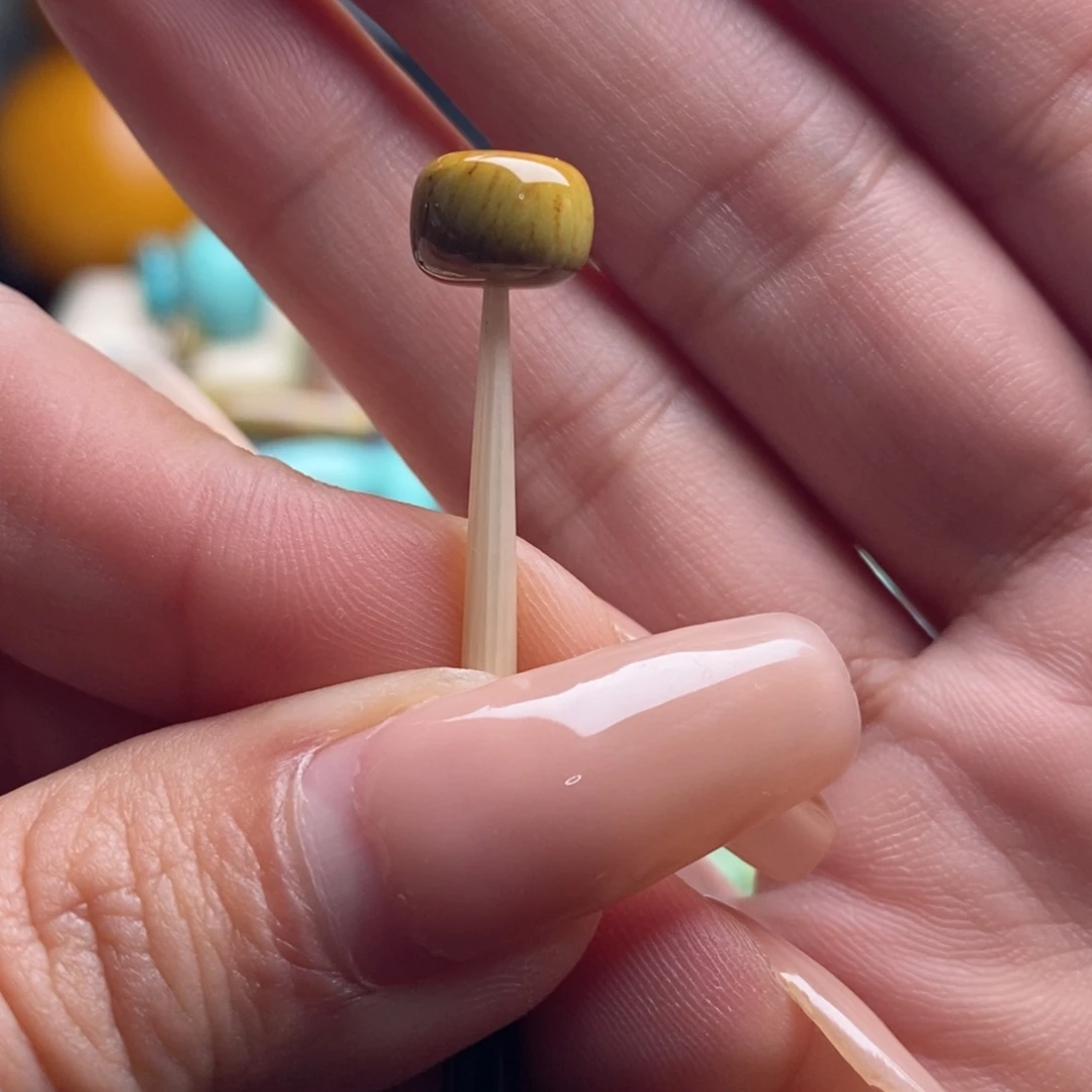 南红玛瑙未镶嵌珠宝奇石