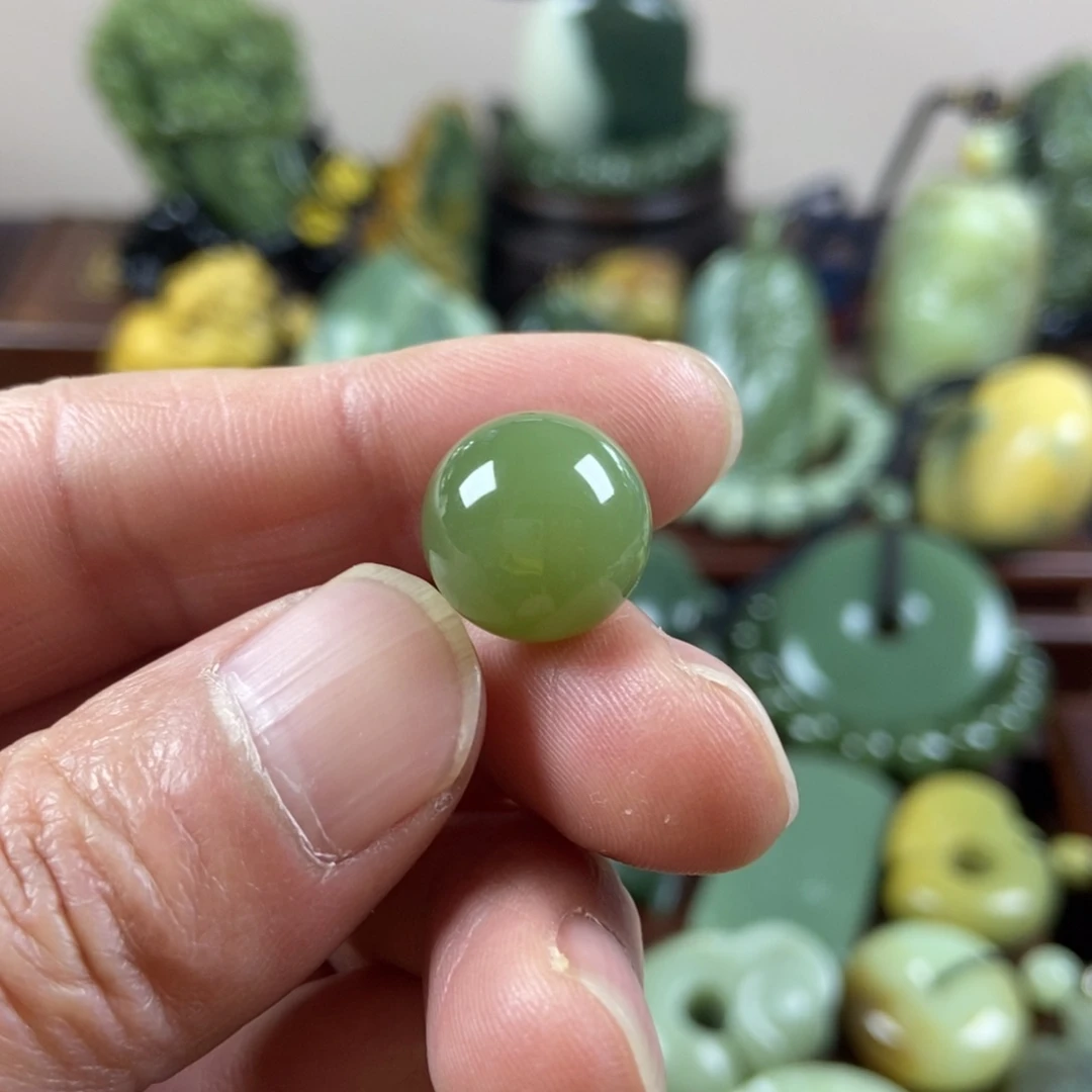 岫岩老玉（透闪石质玉）未镶嵌珠宝奇石