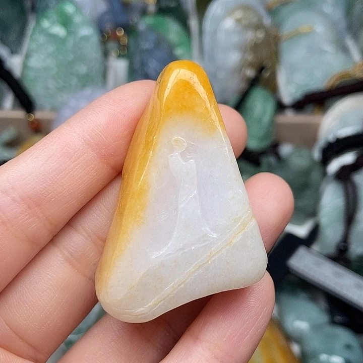 翡翠未镶嵌颈饰翡翠