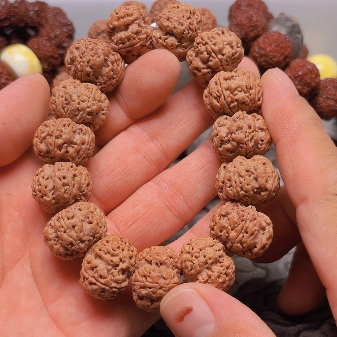 小***哥手串金刚菩提L170/22mm 平王梅花