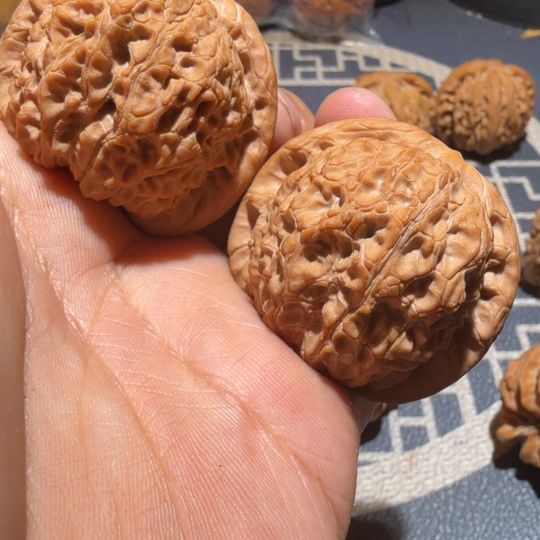 猴头核桃把件血麒麟