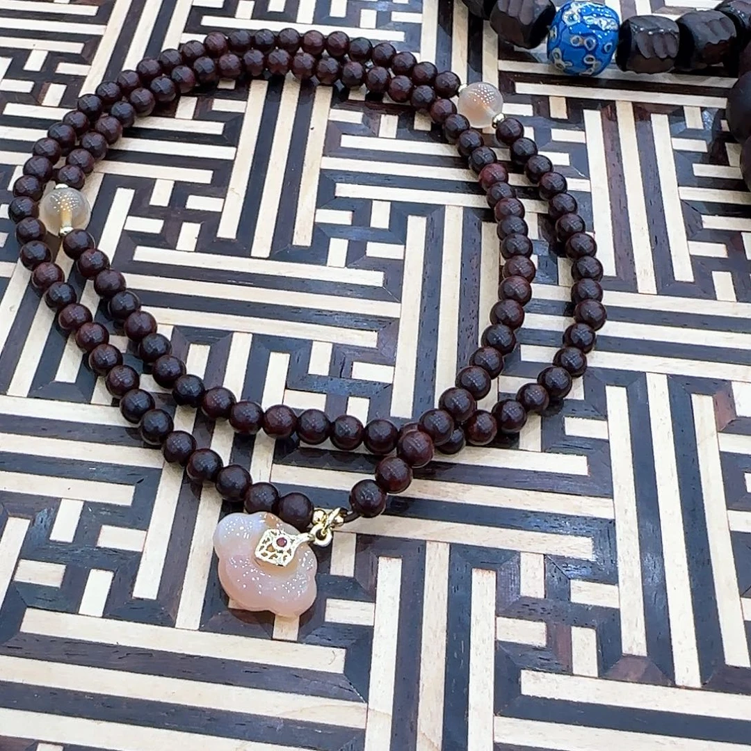 紫檀木类供桌典雅