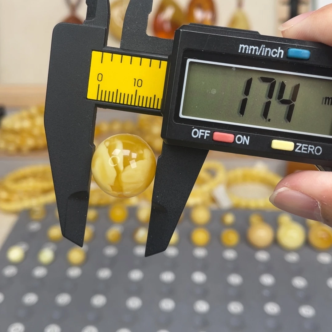 琥珀未镶嵌裸石112号