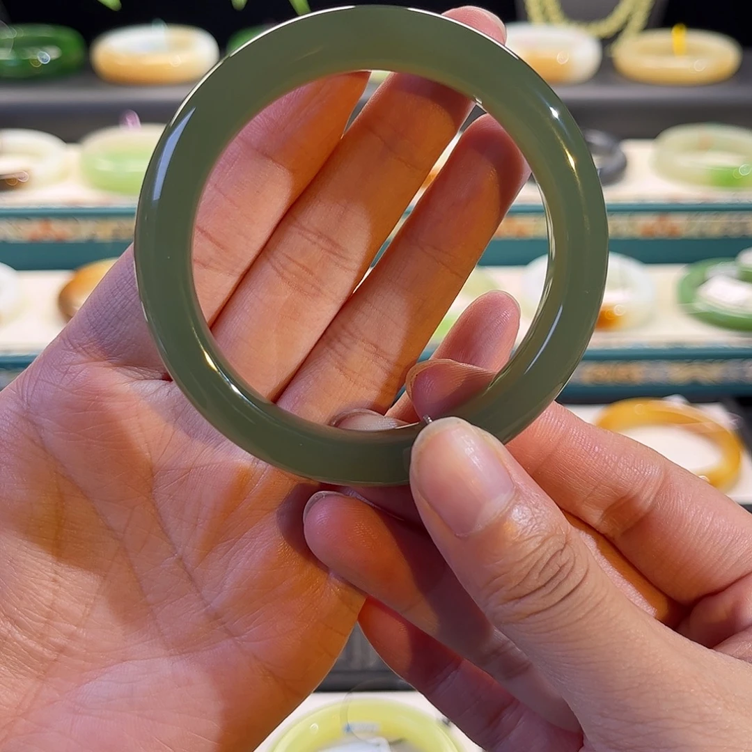 未镶嵌手镯和田玉高冰湖水绿