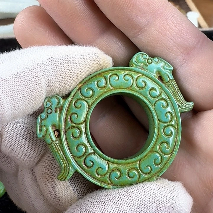 和田玉挂件未镶嵌鹰