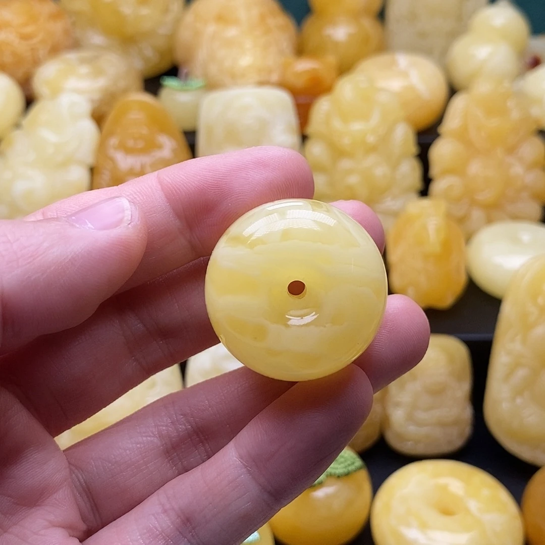 琥珀颈饰未镶嵌琥珀蜜蜡吊坠