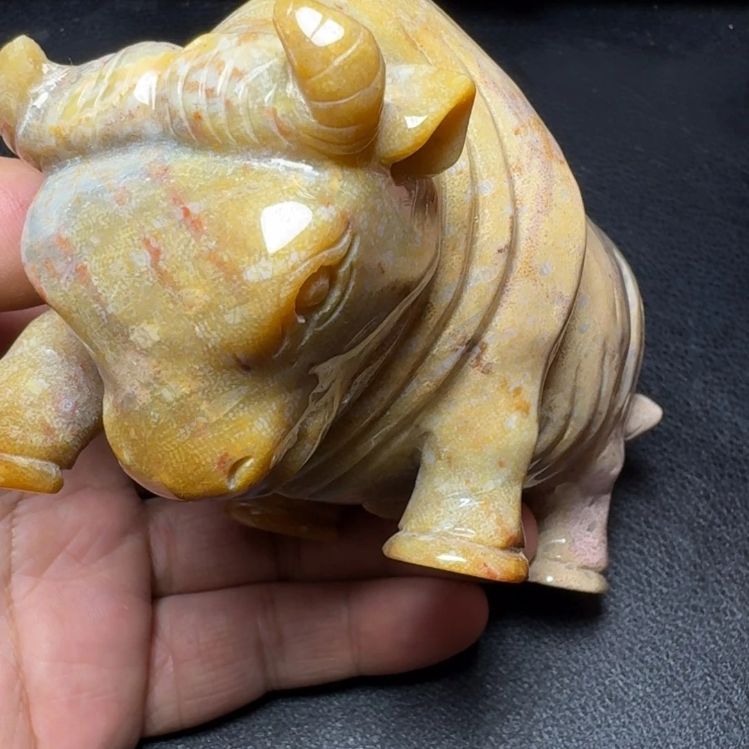 硅化玉摆件 牛气冲天未镶嵌