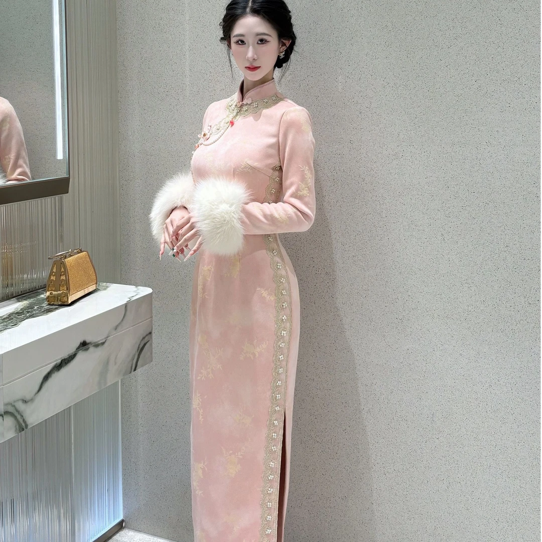 LHMknk1画报夫人原创自制秋冬温柔麂皮高级珠链蕾丝旗袍 花应粉