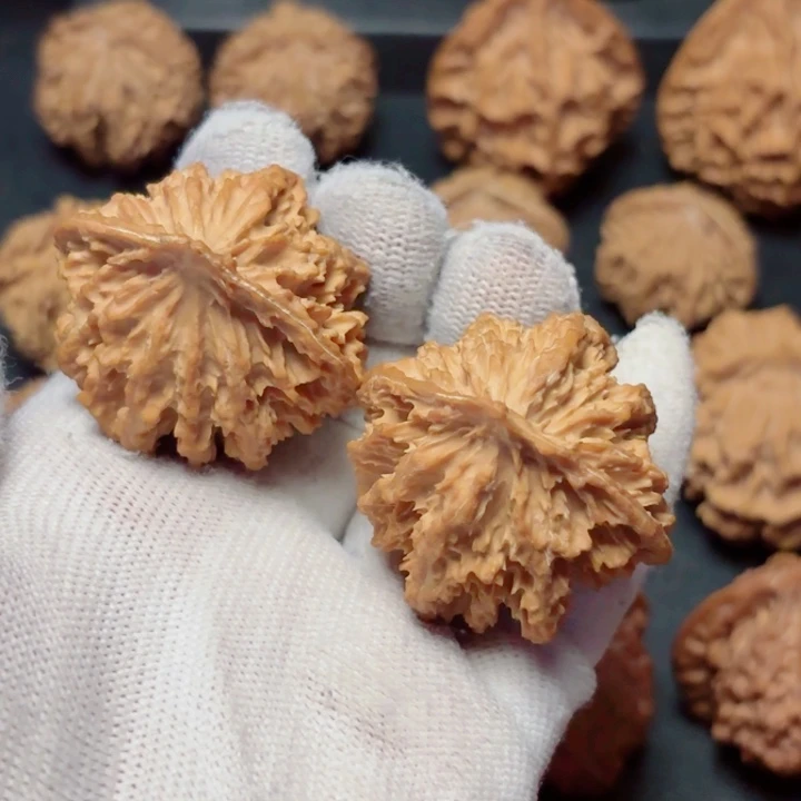 文玩核桃把件农**头秦岭灯笼27