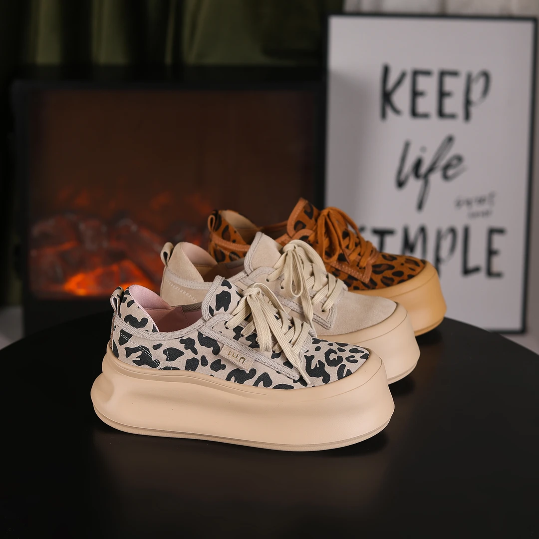 【尺码不多了】时尚厚底增高6.5cm潮流百搭女士休闲鞋 012-6