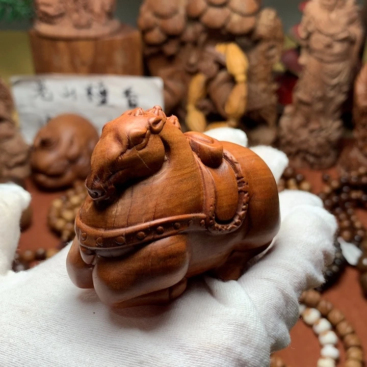 檀香木把件老山檀马瑕疵
