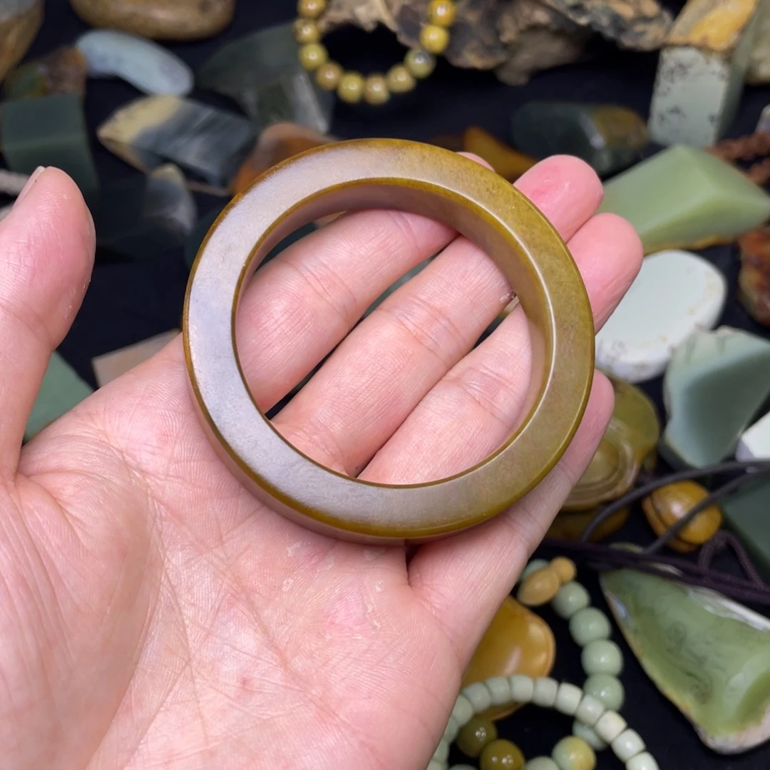 铁***️岫岩河磨玉（透闪石质玉）未镶嵌车挂