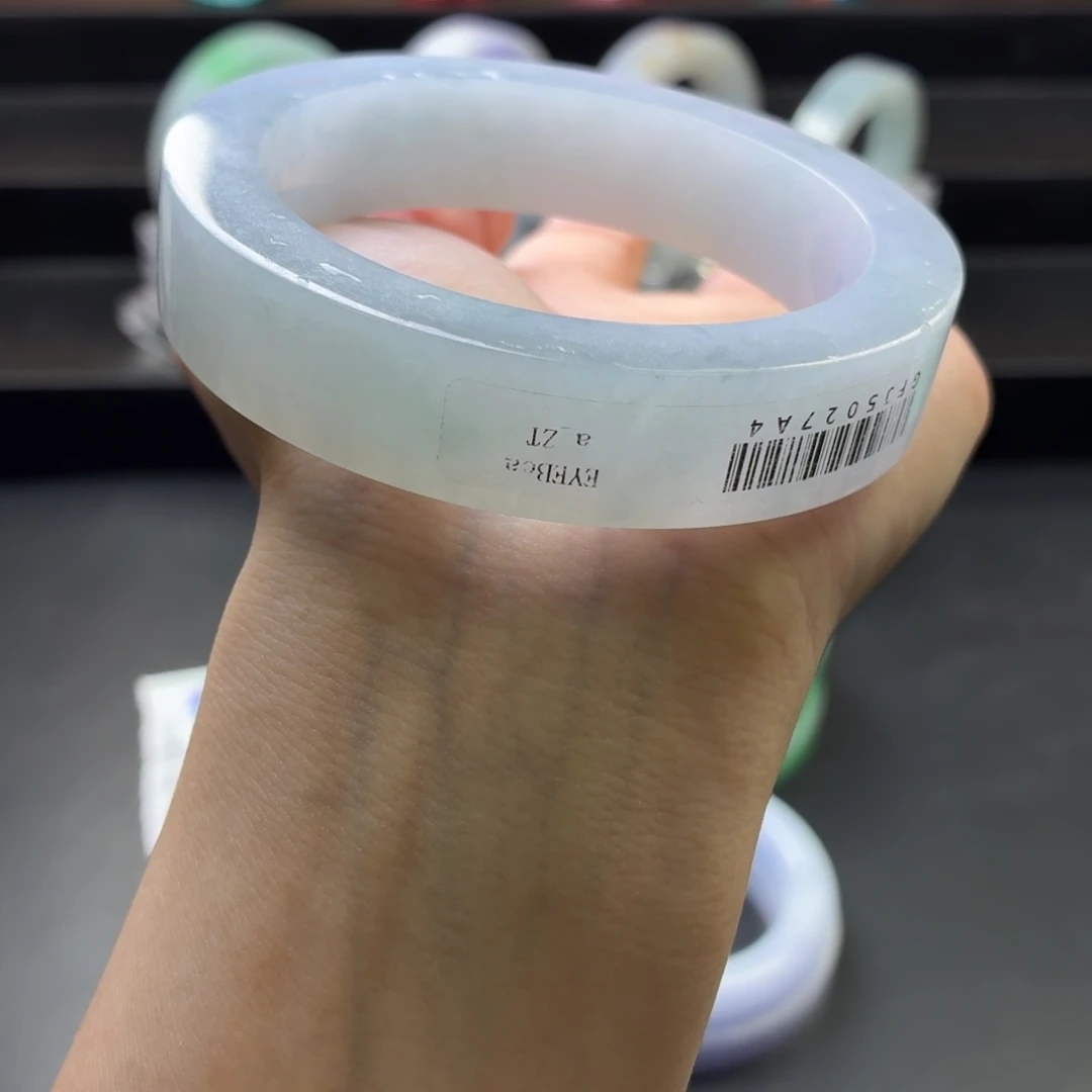 咪***姐定制翡翠多样性发一条未镶嵌