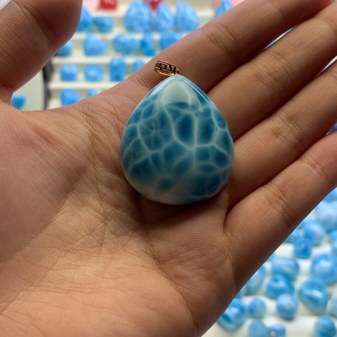 针钠钙石（海纹石）颈饰18K金镶嵌小**?