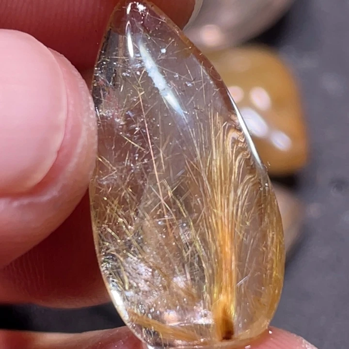 陈***咬颈饰发晶未镶嵌钛晶