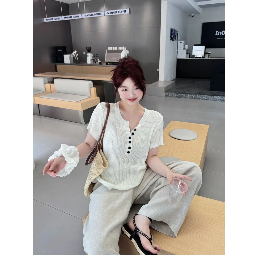 晶咕【高知u系】韩系竖坑条圆领多纽扣短袖T恤上衣针织