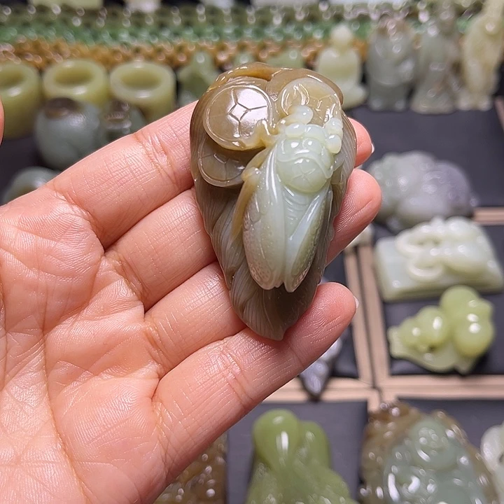 天***神和田玉未镶嵌挂件