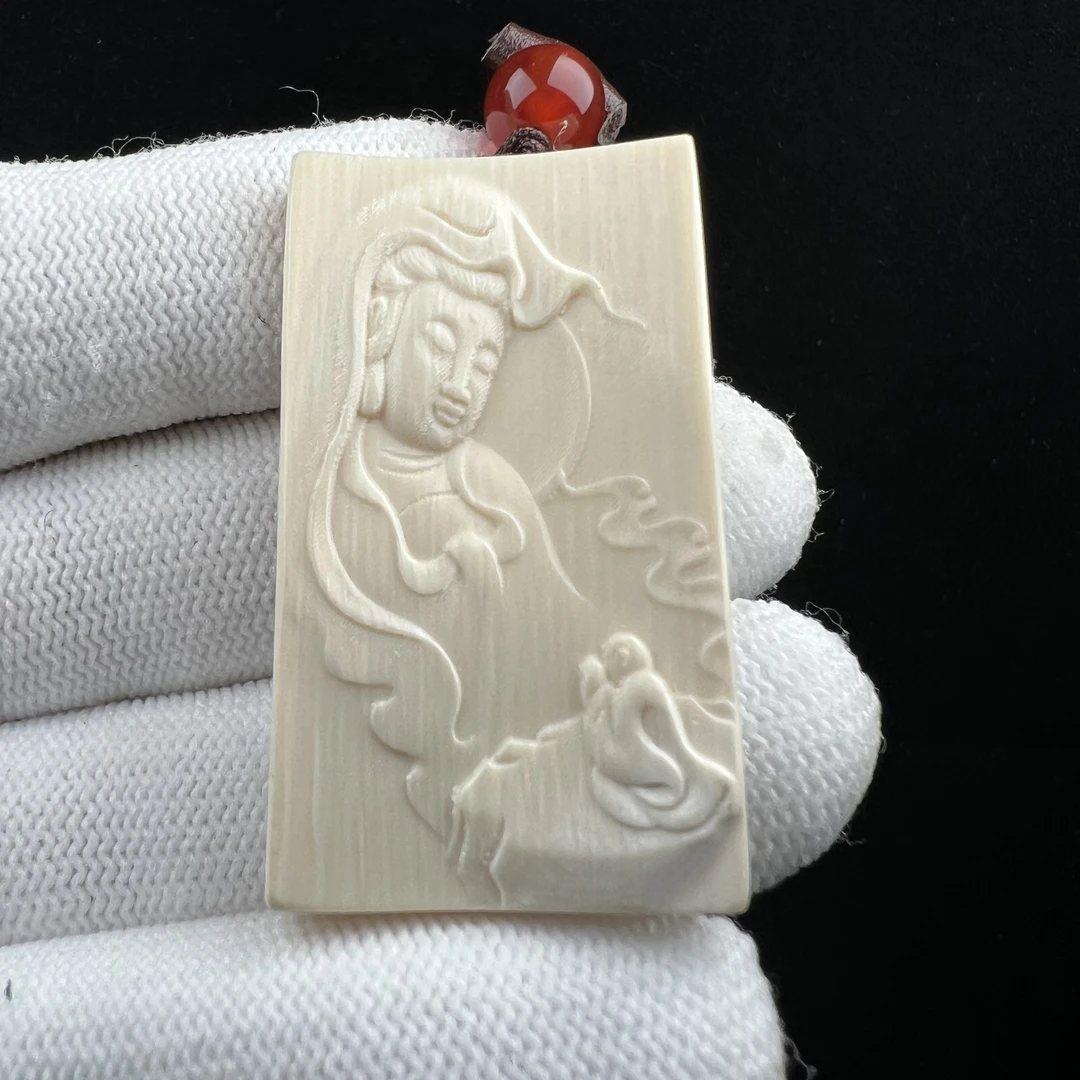 E3481天然猛犸牙瑕疵 雕刻牌25.7X44.5X7mm 支持鉴定 假一罚四